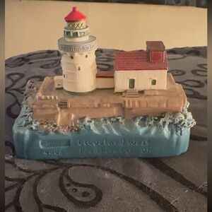 Cleveland West Beachwater Ohio Lighthouse Figurine - Multicolor